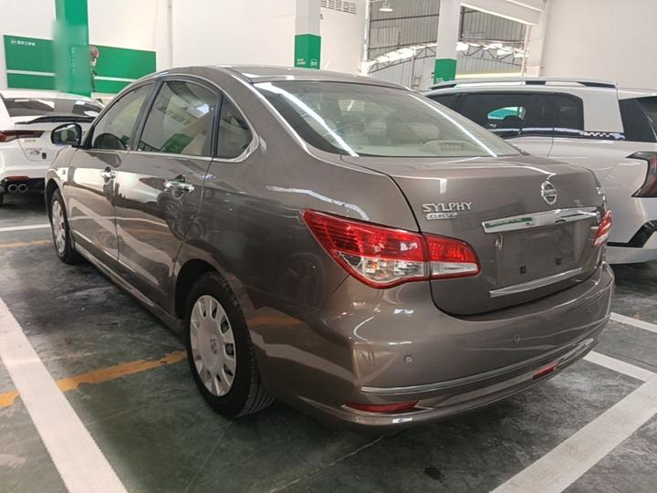 Sylphy 2012 Classic 1.6XE AT Comfort photo 4