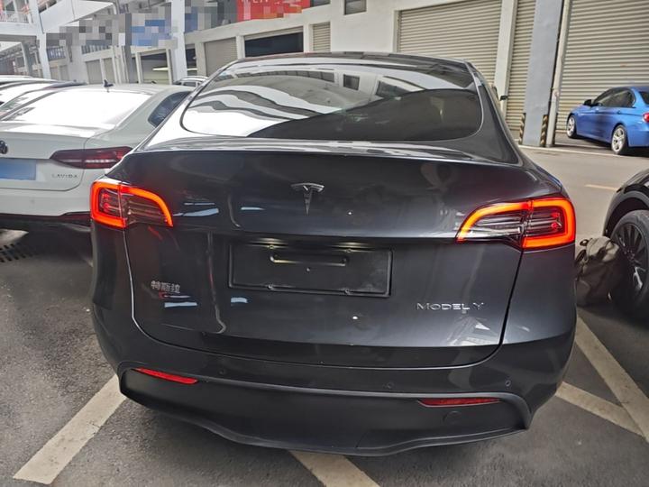 Model Y 2022 Long Range AWD photo 3