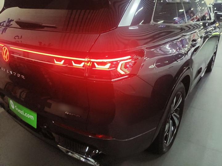 2024 380TSI AWD R-Line photo 7