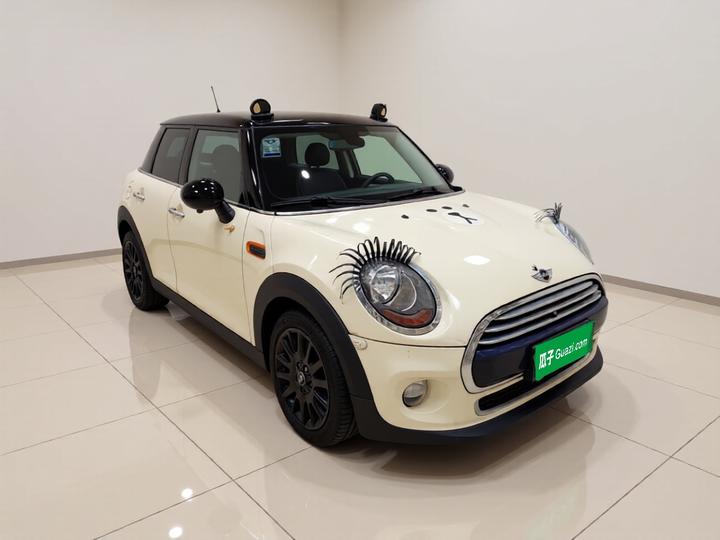 2016 1.5T COOPER 5-Door photo 3