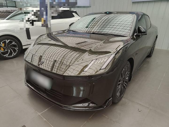 10 EM-P 2025 240 AWD Ultra Sport