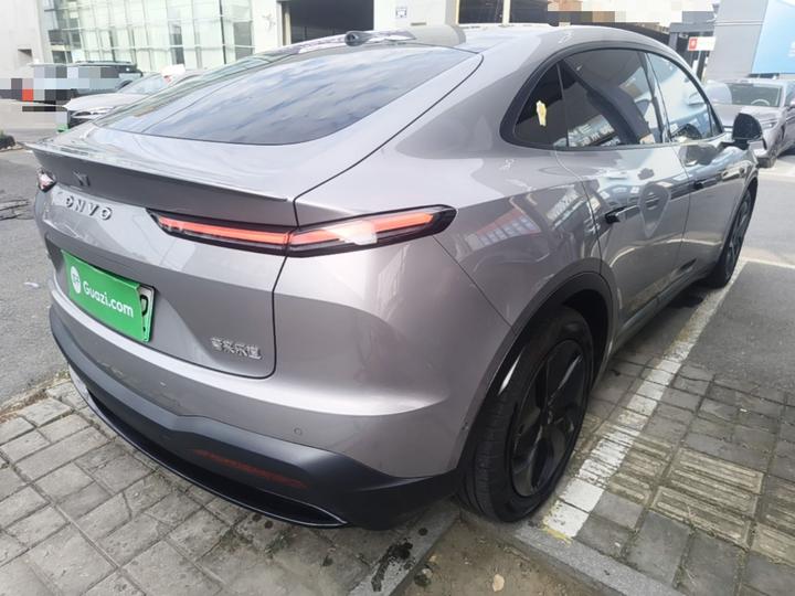 L60 2025 60kWh RWD photo 4