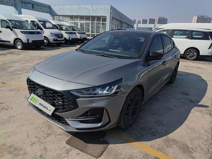 Focus 2022 Sedan EcoBoost 180 AT ST Line