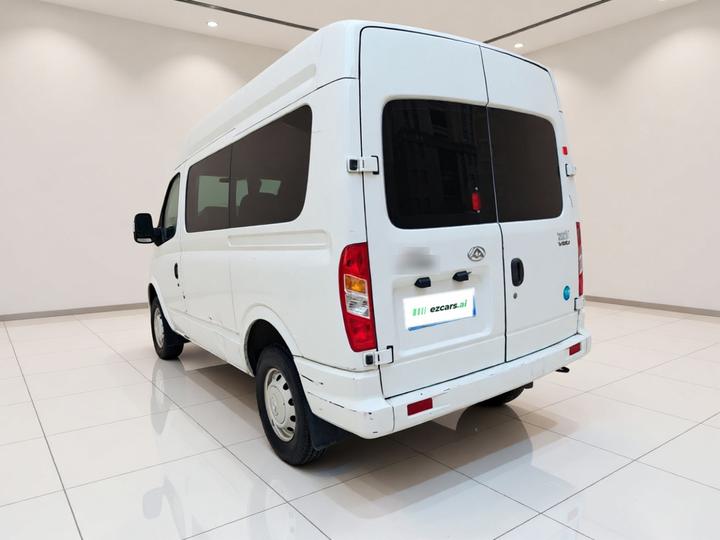 MAXUS V80 2021 2.0T MT Classic Short Wheelbase 5/6-Seater photo 4
