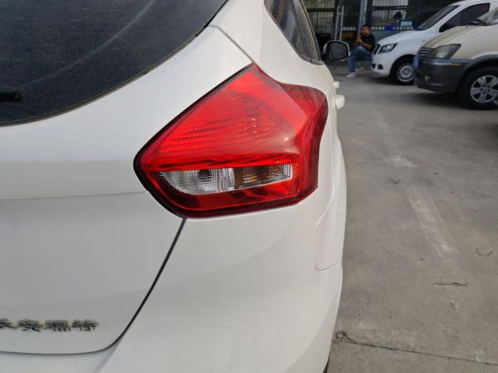 Focus 2015 Hatchback 1.6L AT photo 7