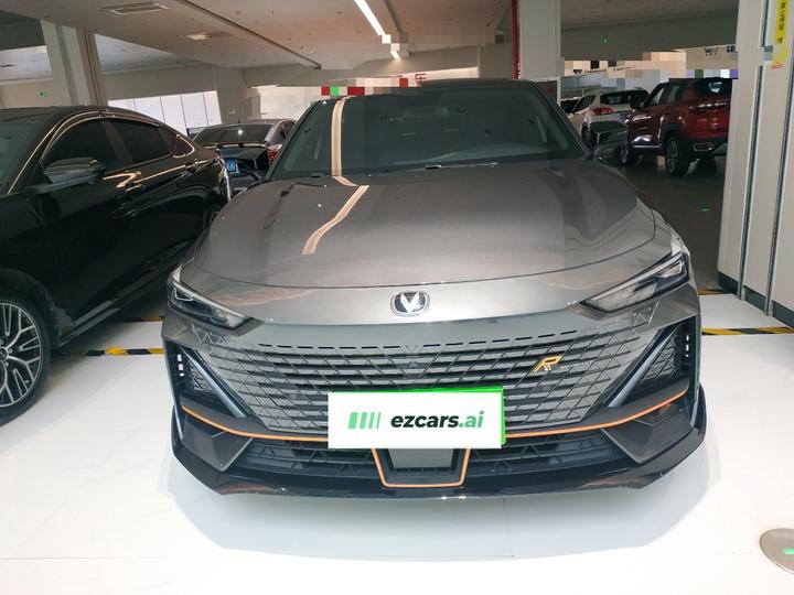 UNI-V 2022 1.5T Sport photo 2