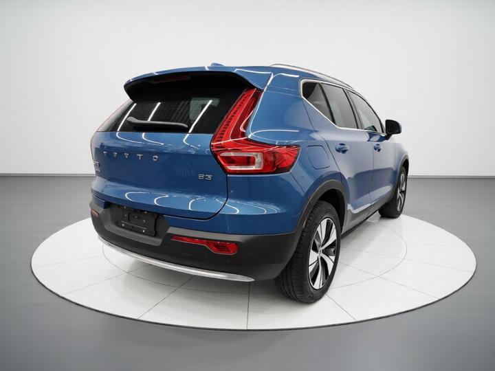 XC40 2023 B3 Luxury photo 6