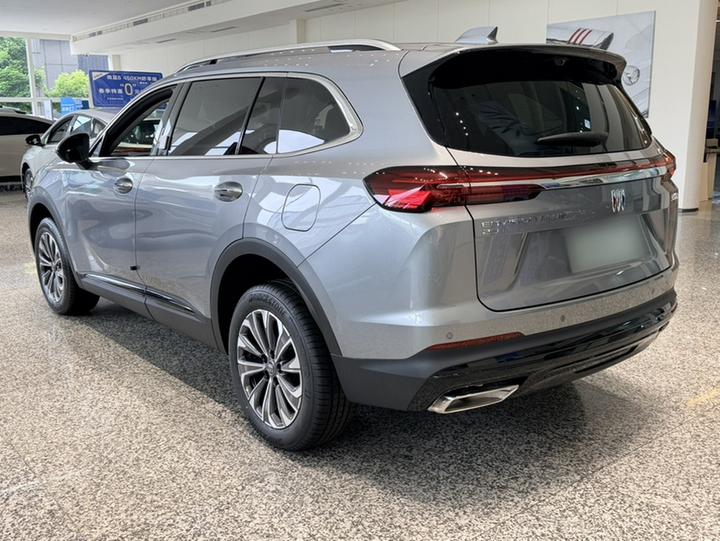 2026 Envision Plus 28T RWD photo 4