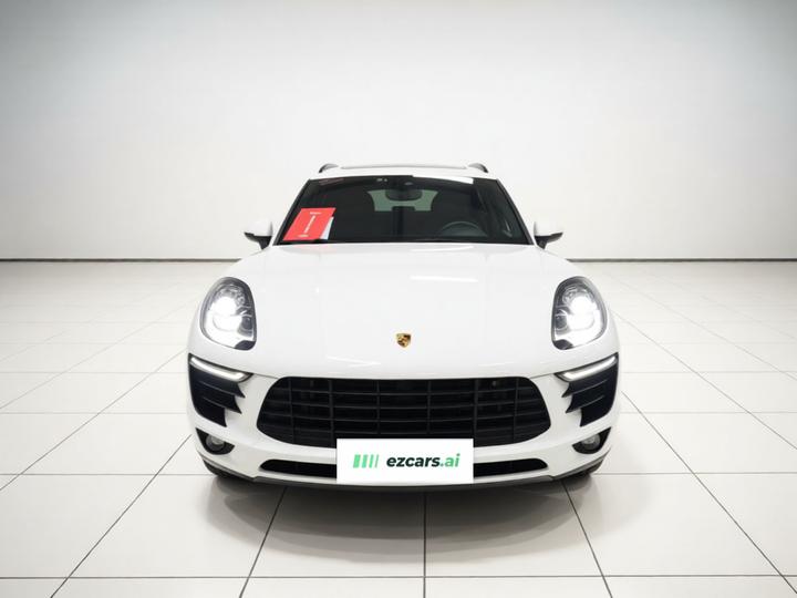 2017 Macan 2.0T photo 2
