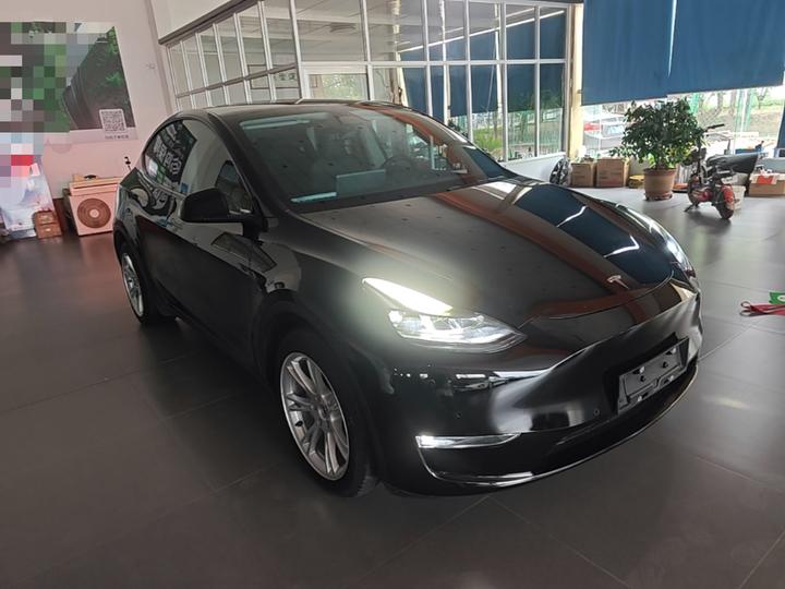 Model Y 2022 Long Range AWD photo 3