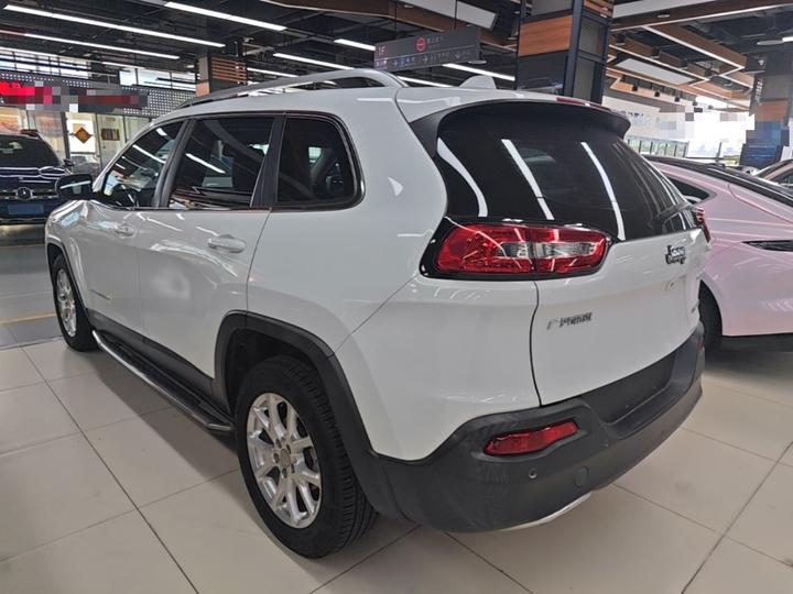 Cherokee 2017 2.0L photo 4