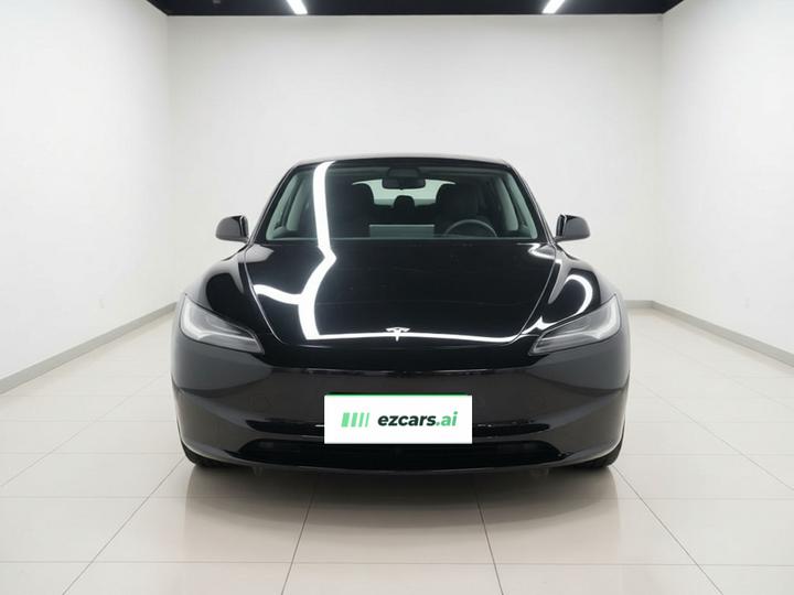 Model 3 2023 RWD photo 2