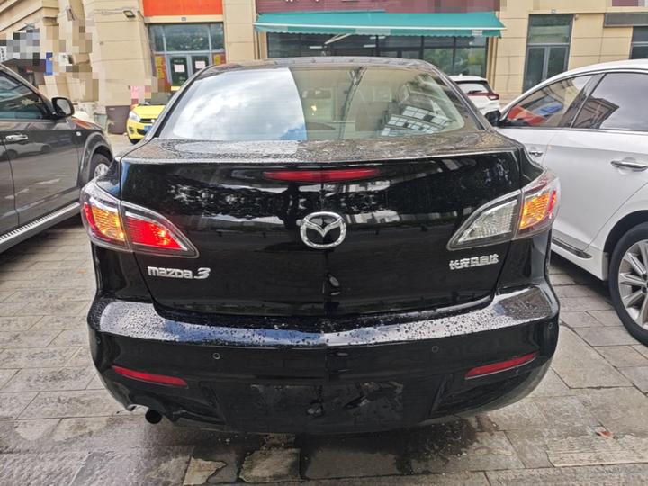 3 2015 Sedan 1.6L AT Elite photo 3