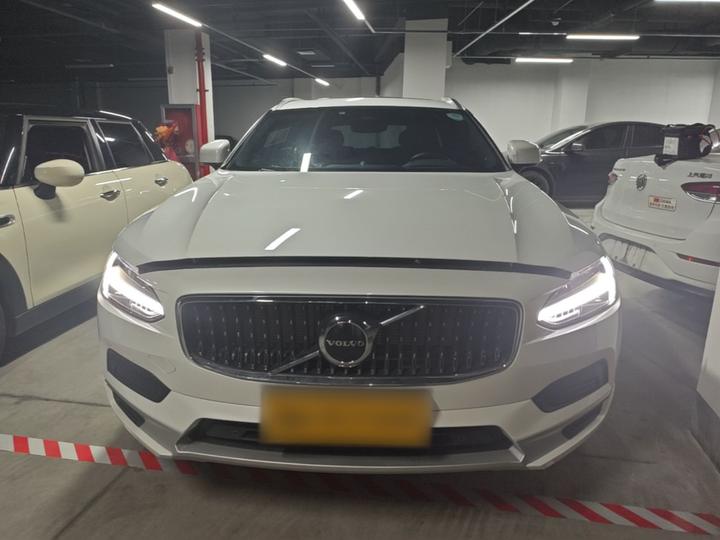 V90 2022 Cross Country B5 AWD photo 2
