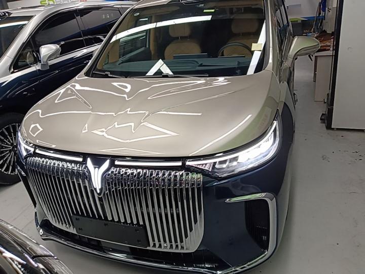 Voyah Dreamer 2026 PHEV Qiankun Ultra photo 2