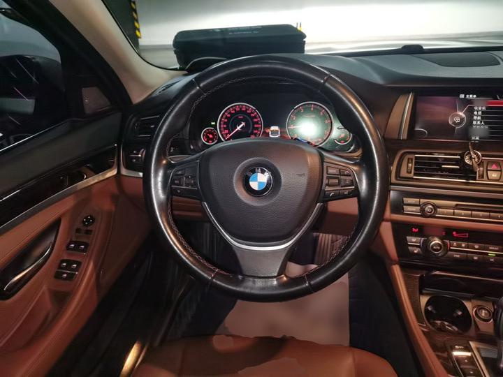 5 Series 2017 528Li xDrive Leading photo 7