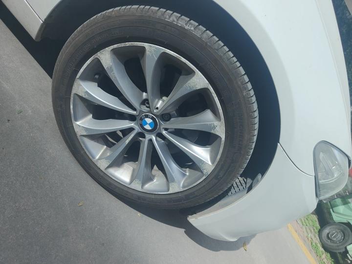 5 Series 2017 525Li Leading photo 8