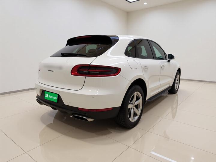 2016 Macan 2.0T photo 6