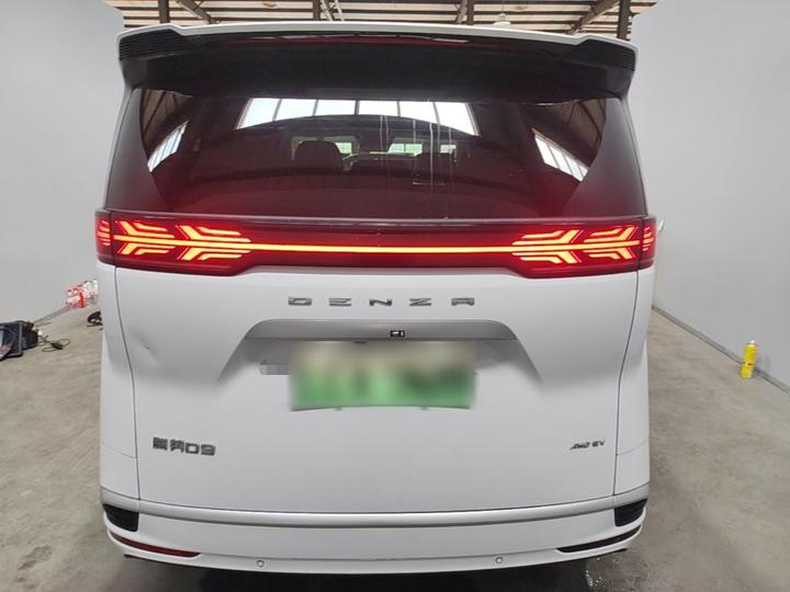 D9 2022 EV 600 AWD Noble photo 3