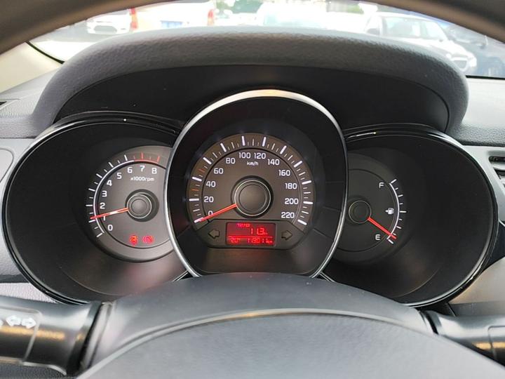 K2 2015 Sedan 1.4L MT GLS photo 7