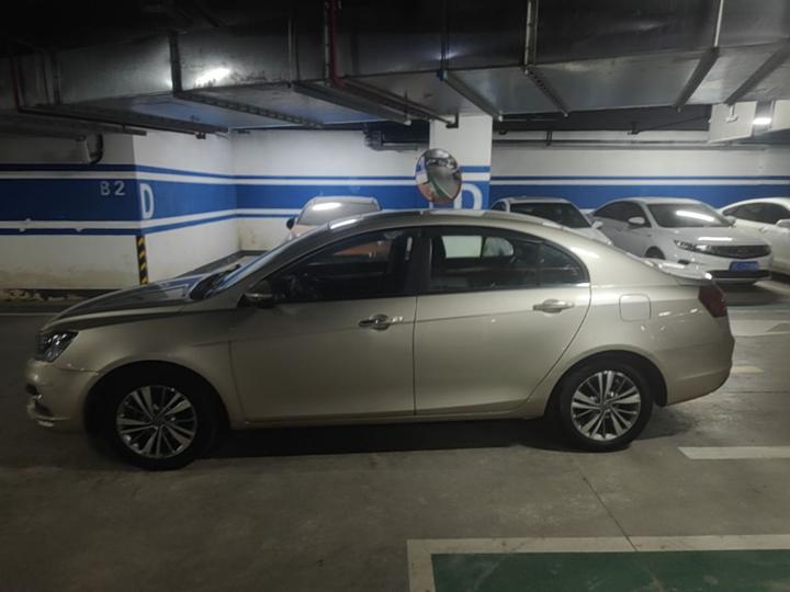 Emgrand 2018 1.5L MT photo 4