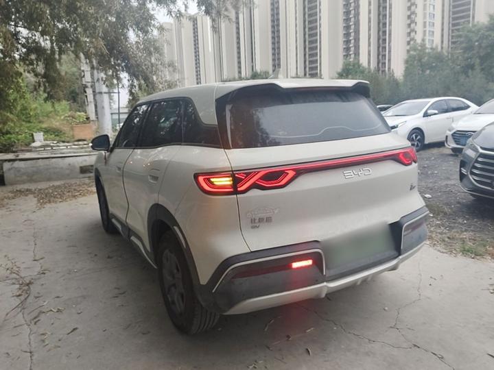 Yuan UP 2025 301KM Pilot photo 4