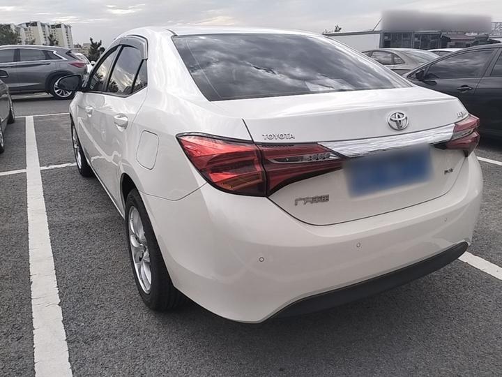 Levin 2018 185T CVT Luxury photo 4