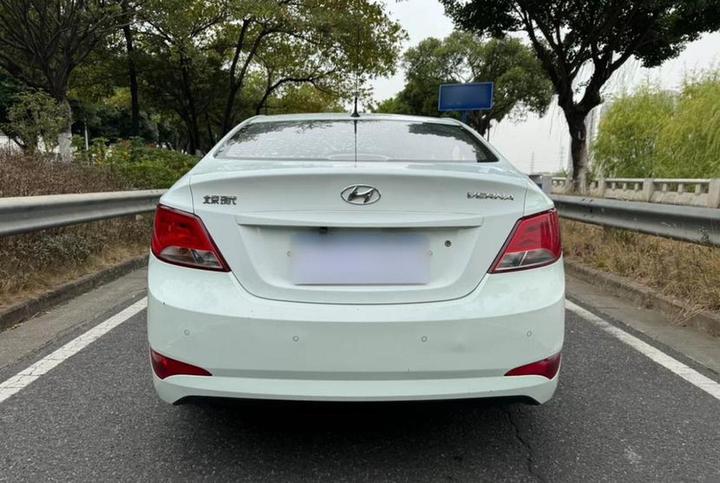 Verna 2016 1.4L MT Smart GLS photo 4