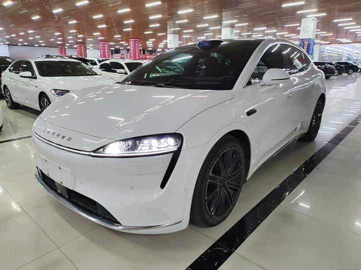 HIMA Luxeed R7 2024 EV 667km Max