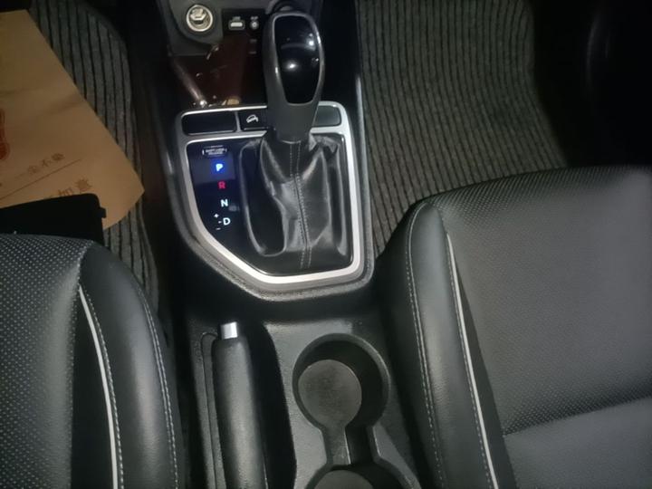ix25 2015 1.6L AT RWD Smart GLS photo 5