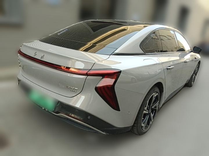 EH7 2024 760 Pro+ AWD photo 4