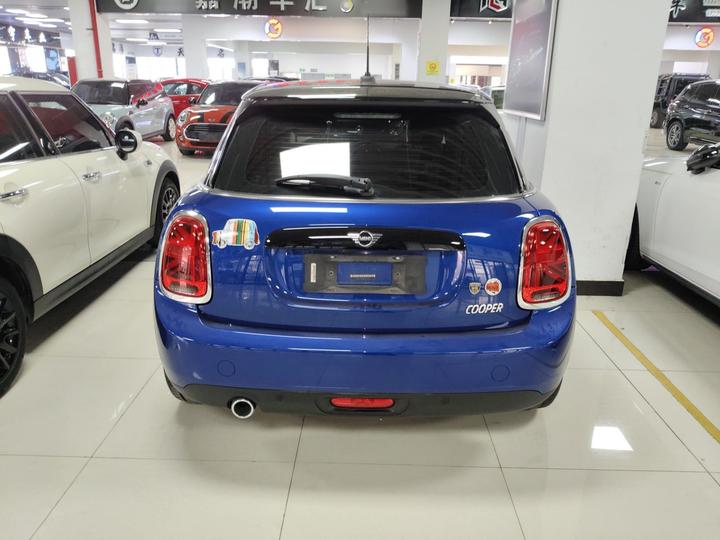 2019 1.5T COOPER Classic 5-Door photo 3
