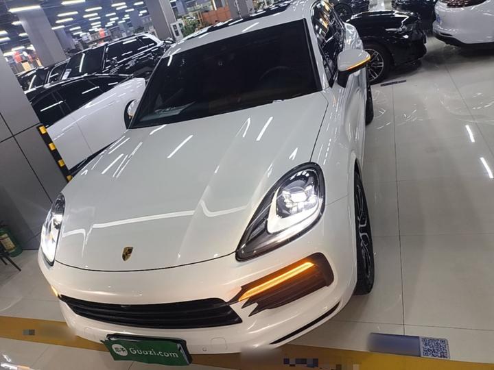 2019 Cayenne 3.0T photo 2