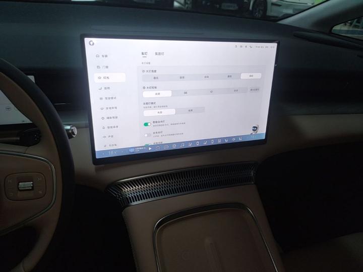 X9 2024 640 AWD Performance Max photo 8