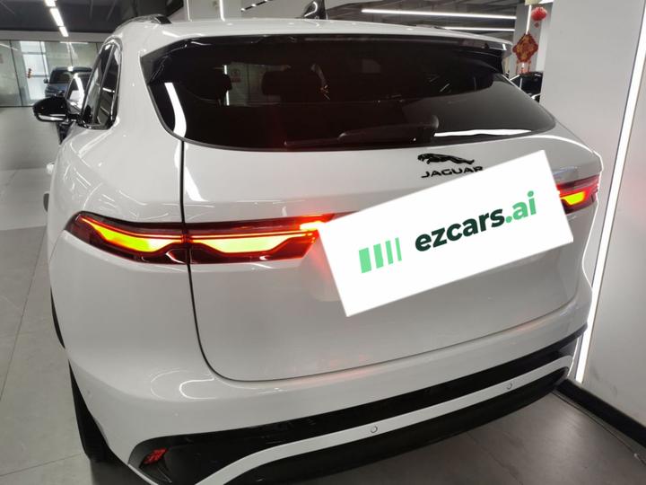 F-PACE 2025 P250 R-Dynamic SE photo 3