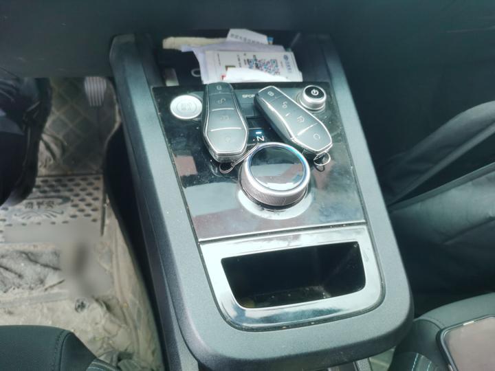e2 2020 Upgraded Standard Range Standard photo 6