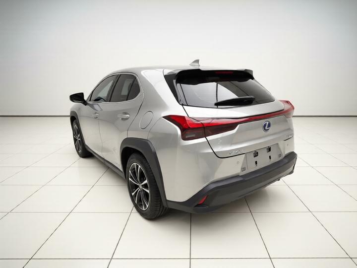 UX 2020 260h photo 4