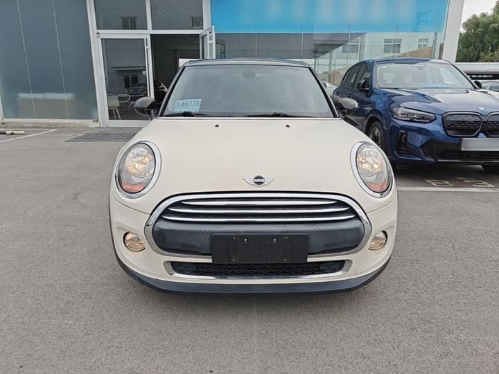 2016 1.2T ONE 5-Door photo 2