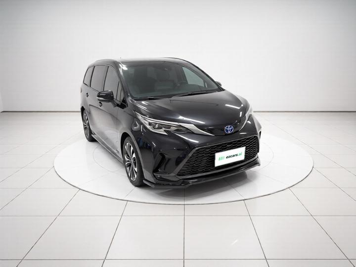 Granvia 2022 2.5L Hybrid Premium photo 3
