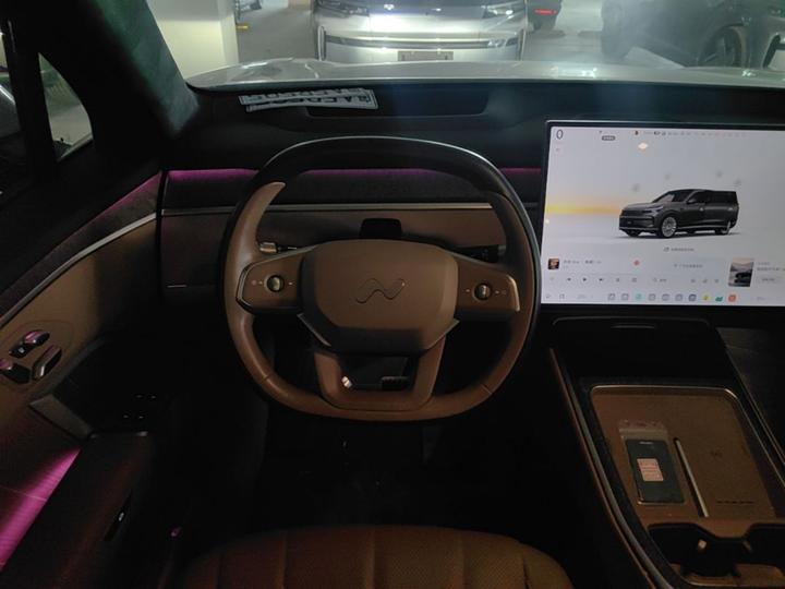 L90 2025 Ultra 6-Seater 60 photo 7