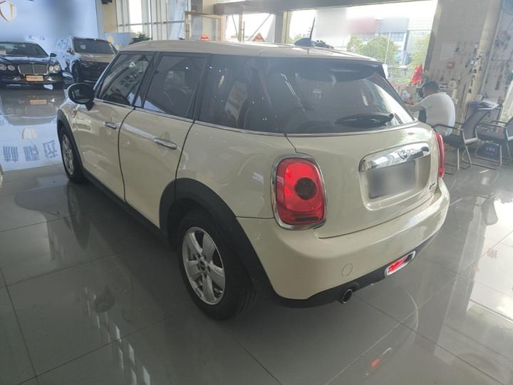 2016 1.2T ONE 5-Door photo 4
