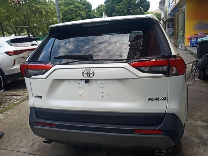RAV4 2020 2.0L CVT RWD photo 3