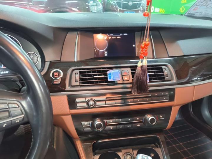 5 Series 2017 525Li Leading photo 4