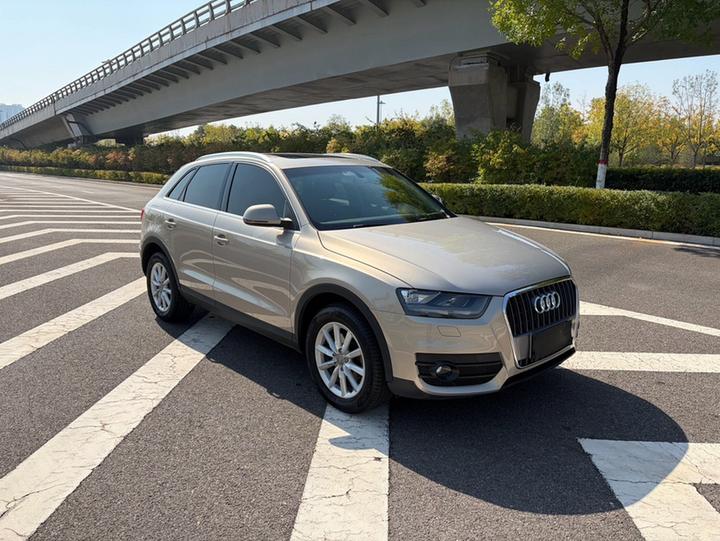Q3 2015 35 TFSI Progressive photo 3