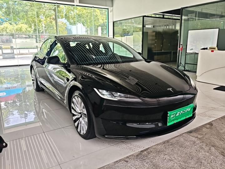 Model 3 2023 RWD photo 3