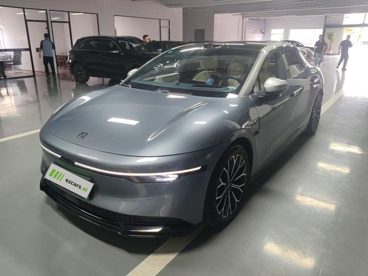 007 2024 RWD ADAS 75kWh