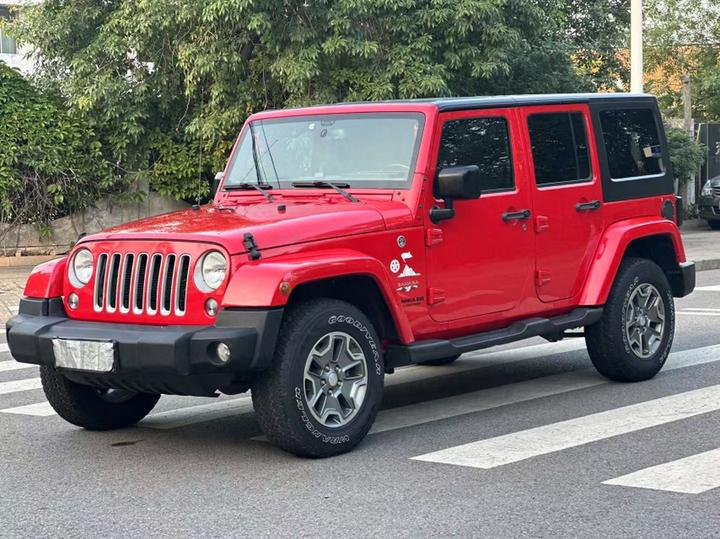 Wrangler 2017 3.0L Sahara 4-Door Comfort