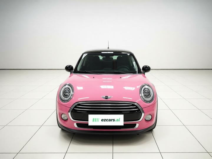 2016 1.5T COOPER 5-Door photo 2
