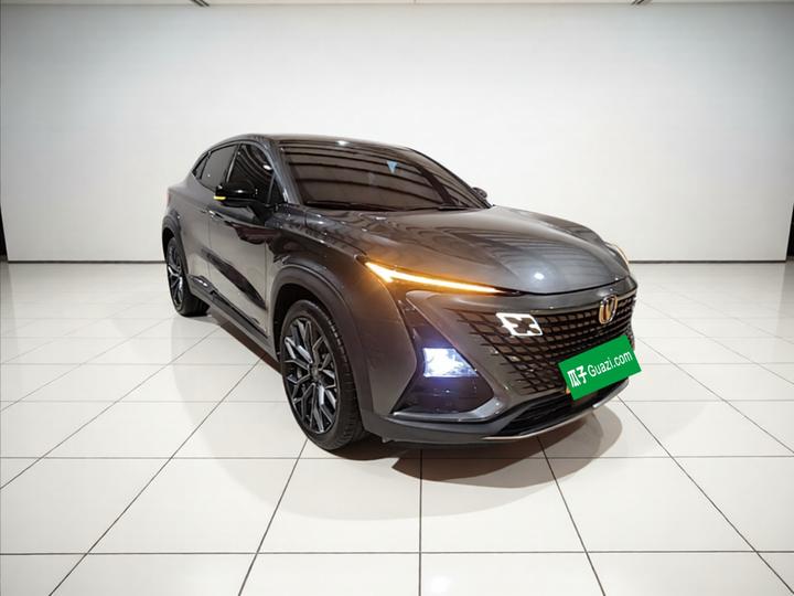 UNI-T 2022 1.5T Premium photo 3