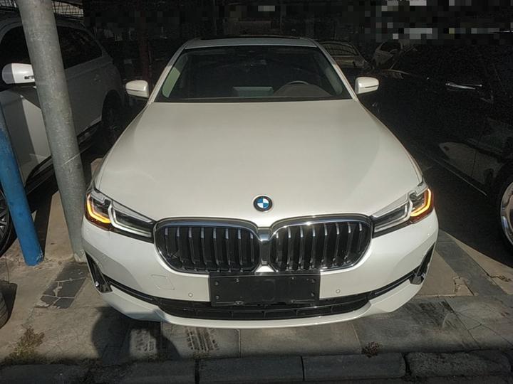 5 Series 2023 530Li Leading Luxury photo 2